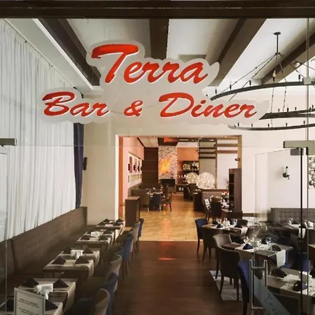 Terra Complex B4 - Private - Golf, Skiing & Apartment